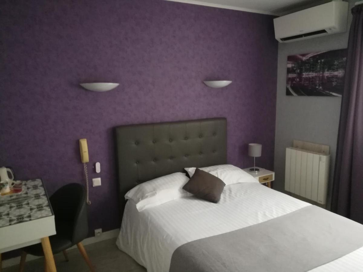 Contact Hotel Du Relais Thouars Bagian luar foto