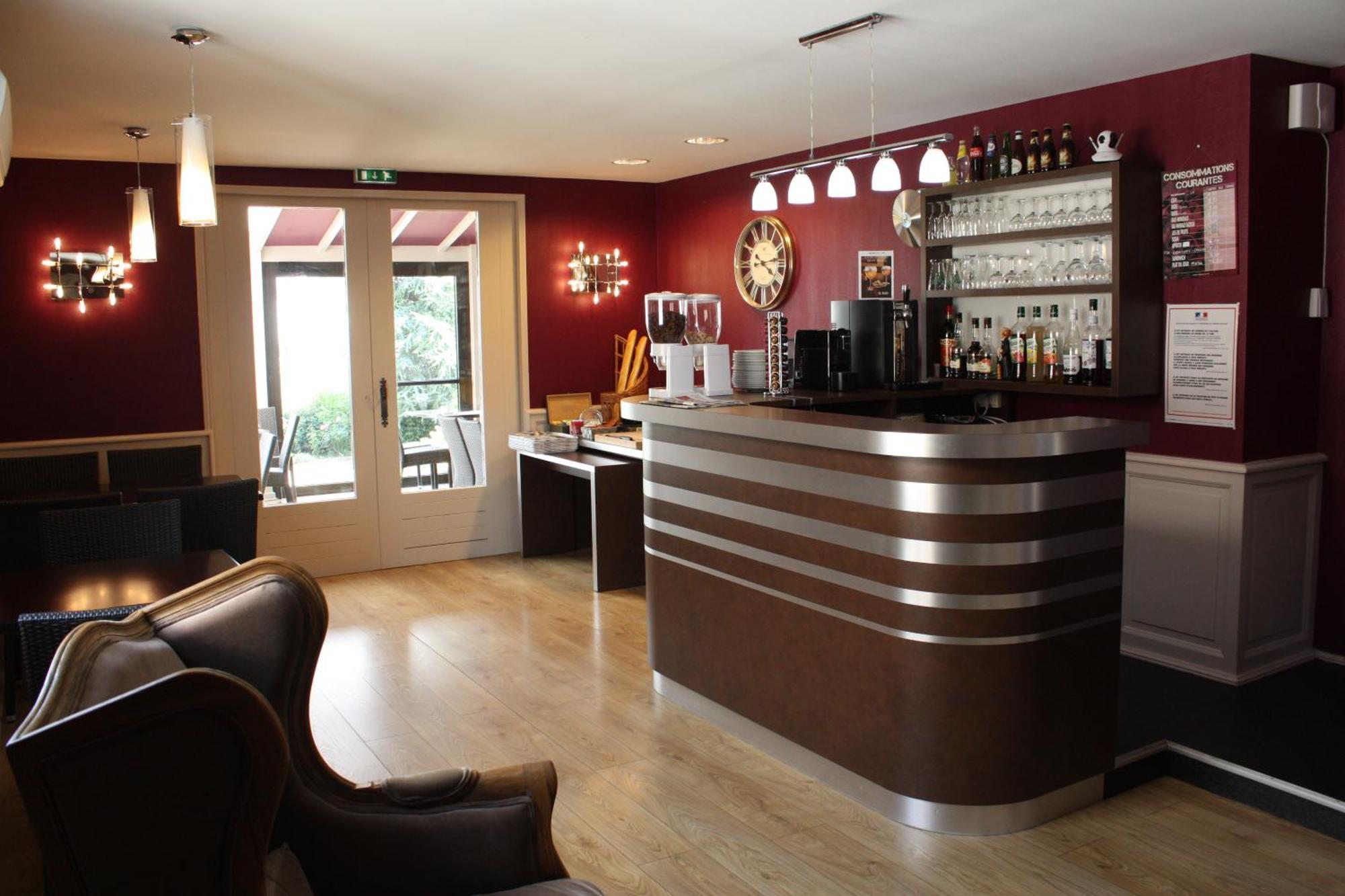 Contact Hotel Du Relais Thouars Bagian luar foto