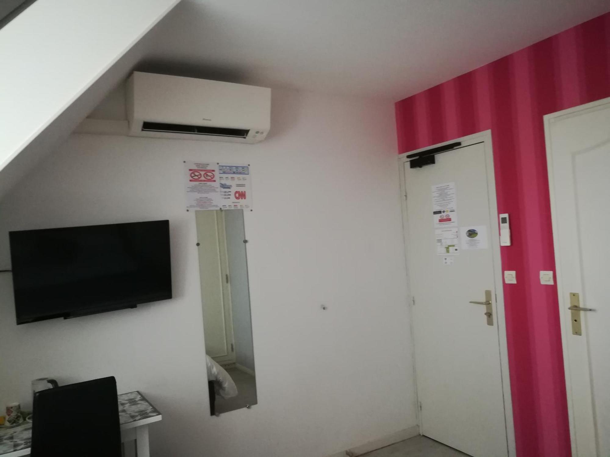 Contact Hotel Du Relais Thouars Ruang foto