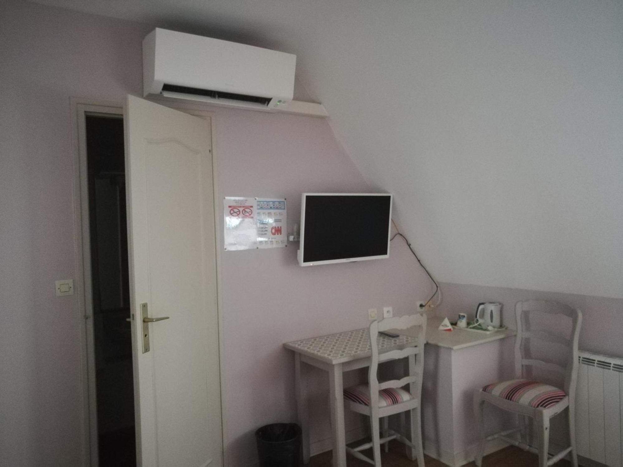Contact Hotel Du Relais Thouars Ruang foto