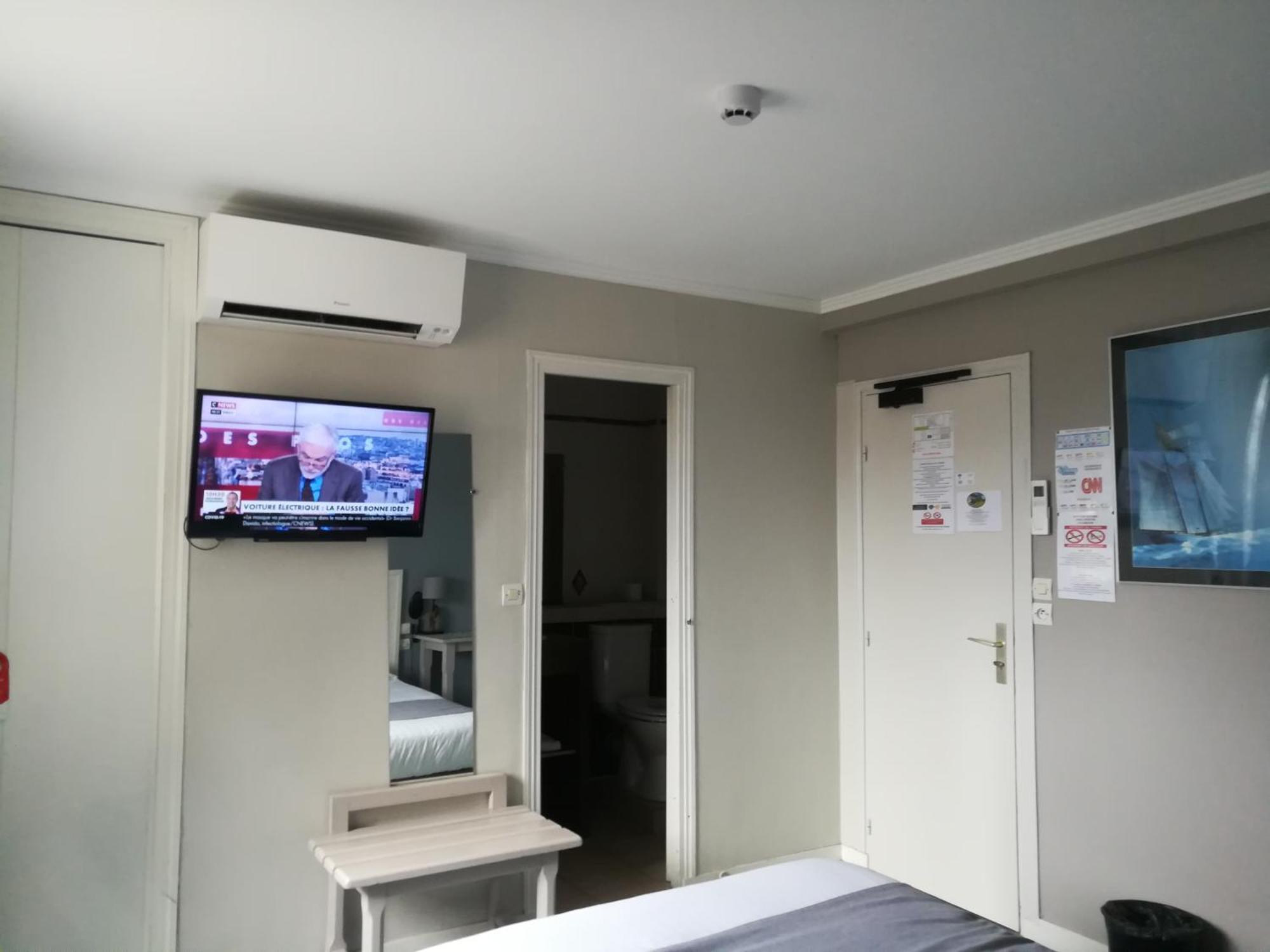 Contact Hotel Du Relais Thouars Ruang foto