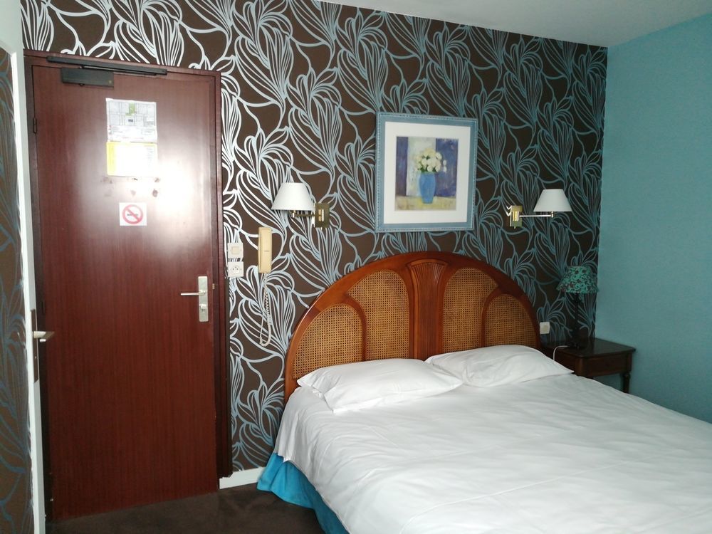 Contact Hotel Du Relais Thouars Bagian luar foto