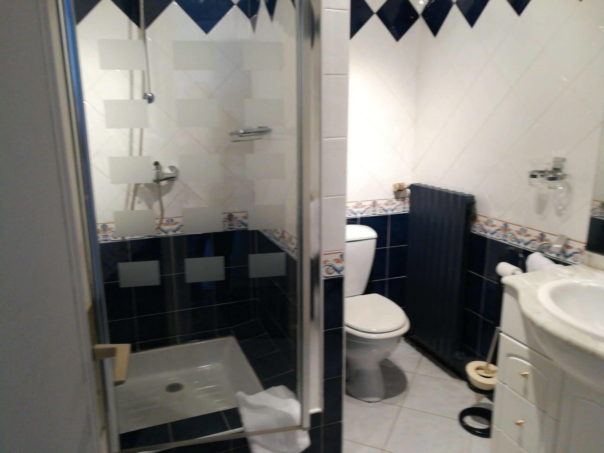 Contact Hotel Du Relais Thouars Bagian luar foto