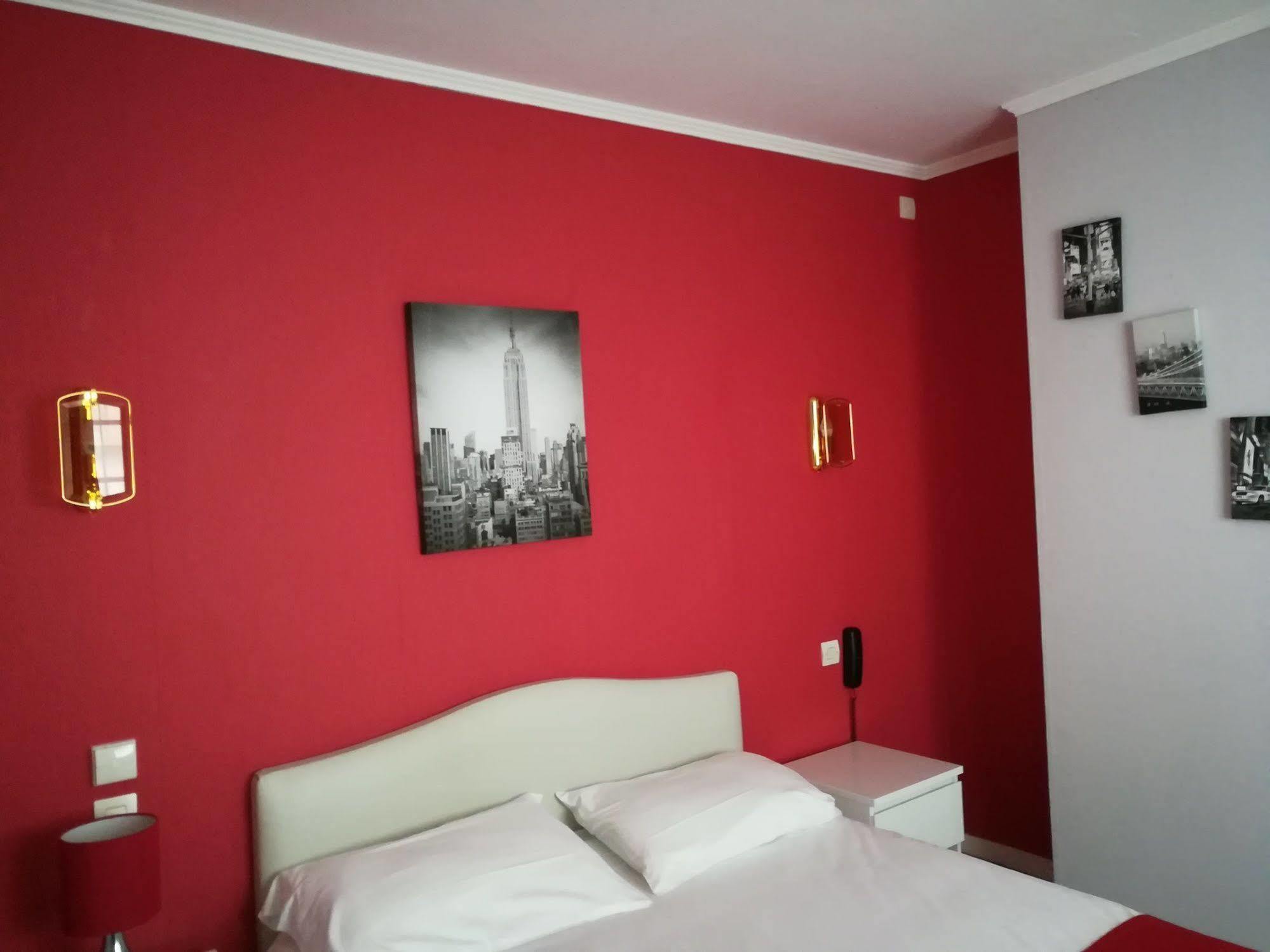 Contact Hotel Du Relais Thouars Bagian luar foto