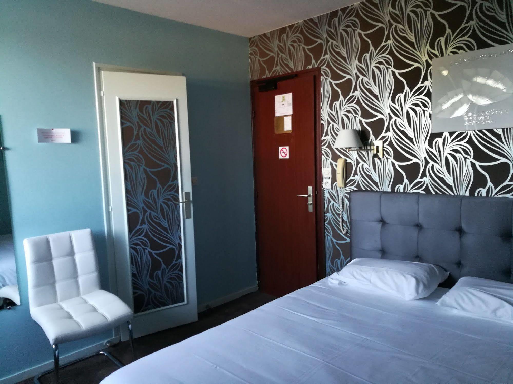 Contact Hotel Du Relais Thouars Bagian luar foto