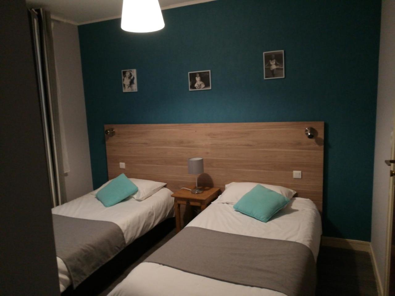 Contact Hotel Du Relais Thouars Bagian luar foto